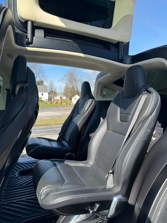 2016 Tesla Model X - Image 29 of 31