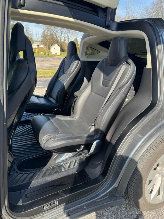 2016 Tesla Model X - Image 30 of 31