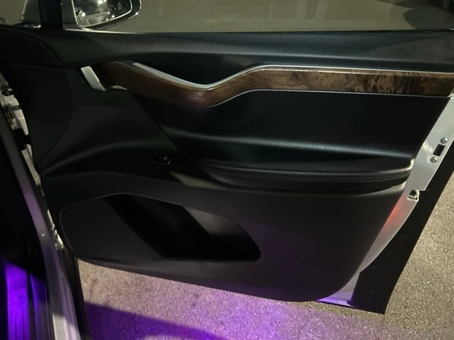 2016 Tesla Model X - Image 18 of 21