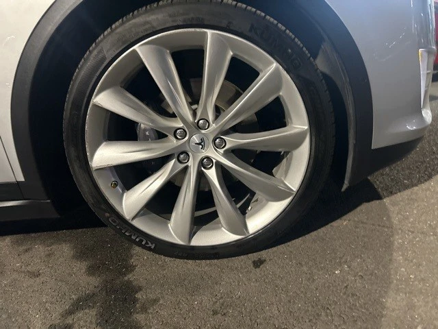 2016 Tesla Model X - Image 10 of 21