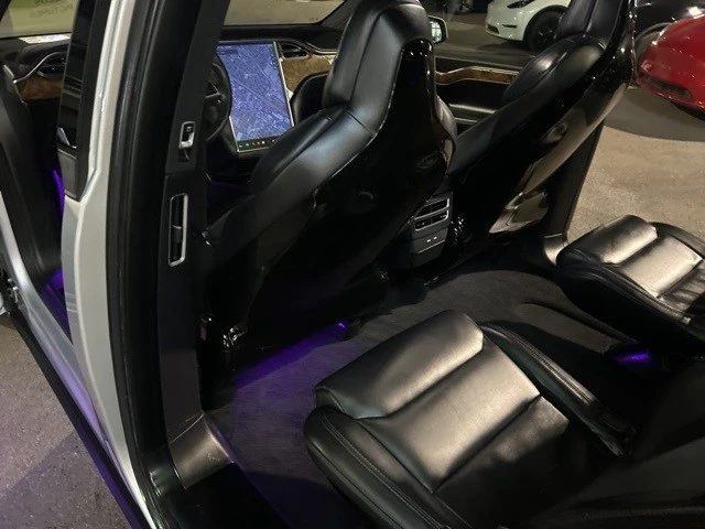 2016 Tesla Model X - Image 15 of 21