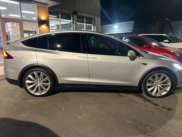 2016 Tesla Model X - Image 9 of 21