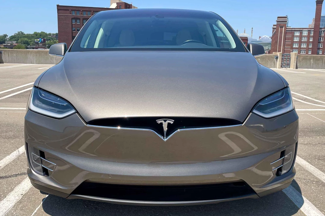 2016 Tesla Model X - Image 2 of 31