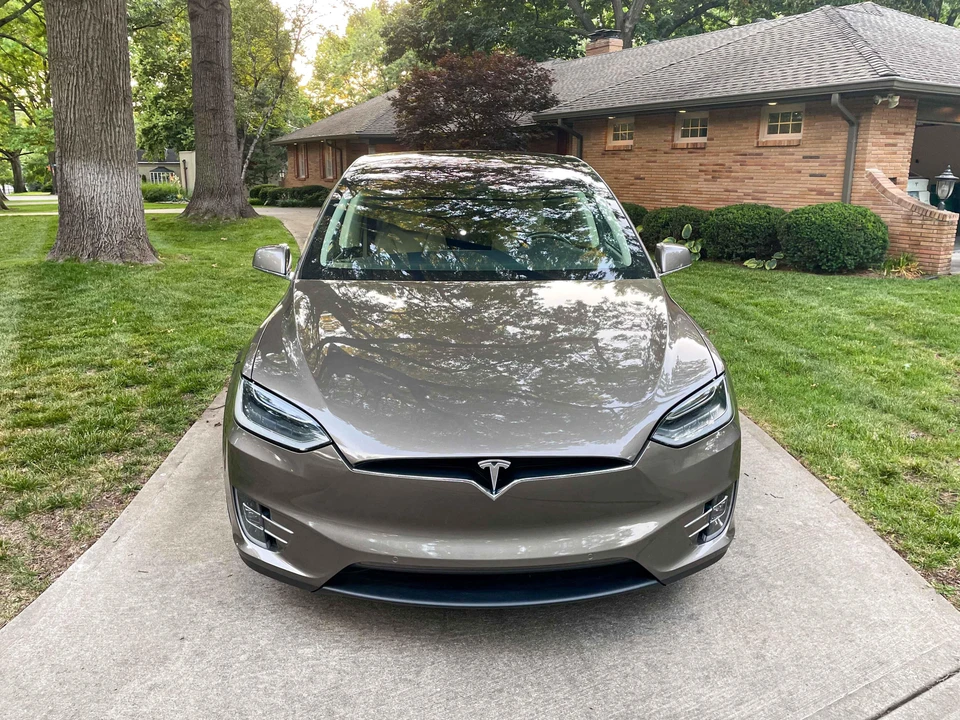 2016 Tesla Model X - Image 8 of 31