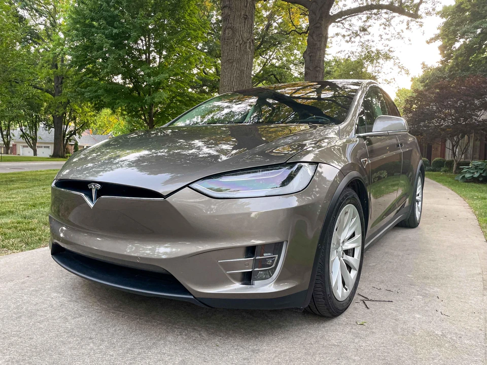 2016 Tesla Model X - Image 16 of 31