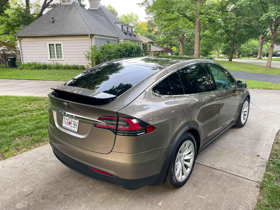 2016 Tesla Model X - Image 30 of 31