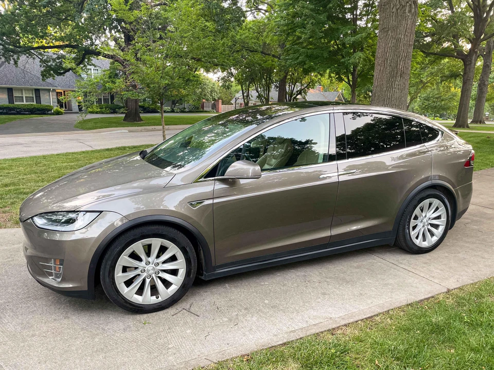 2016 Tesla Model X - Image 22 of 31