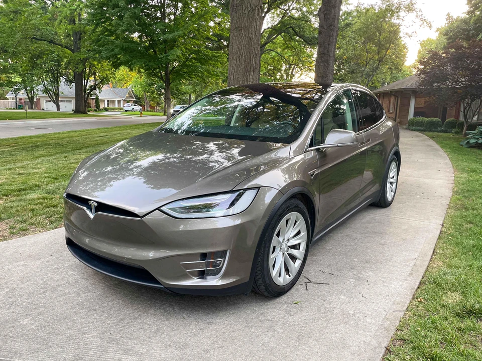 2016 Tesla Model X - Image 18 of 31