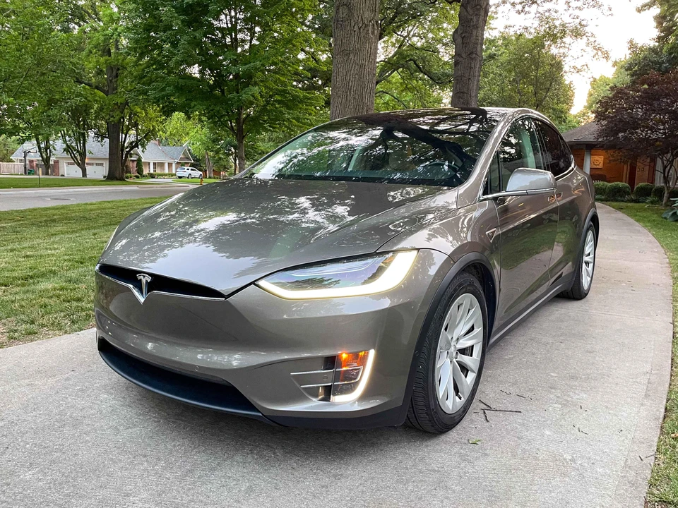 2016 Tesla Model X - Image 19 of 31