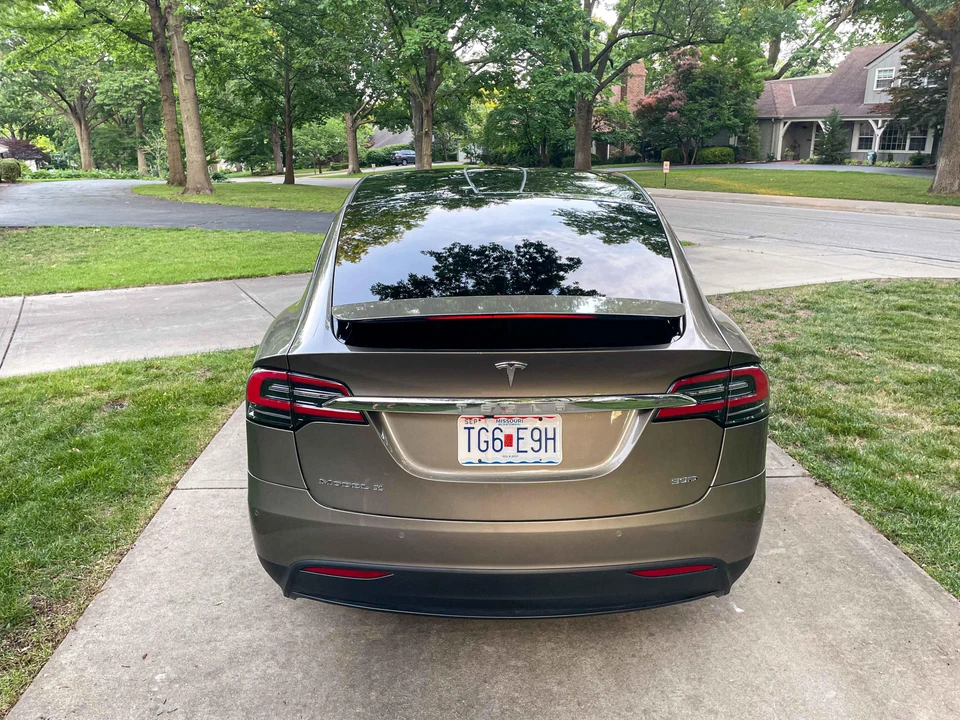 2016 Tesla Model X - Image 28 of 31