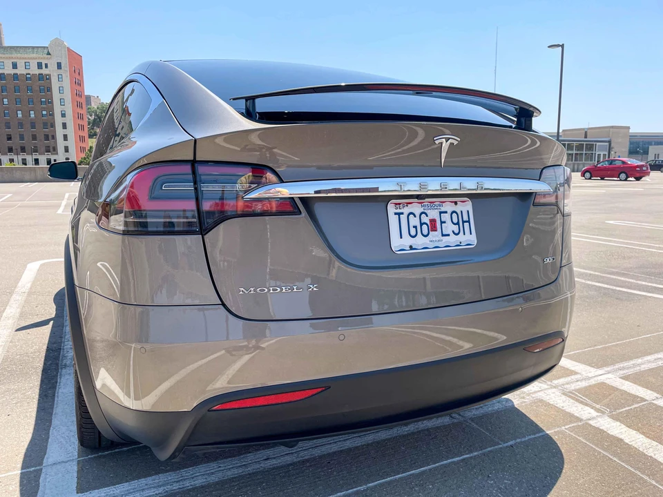 2016 Tesla Model X - Image 25 of 31