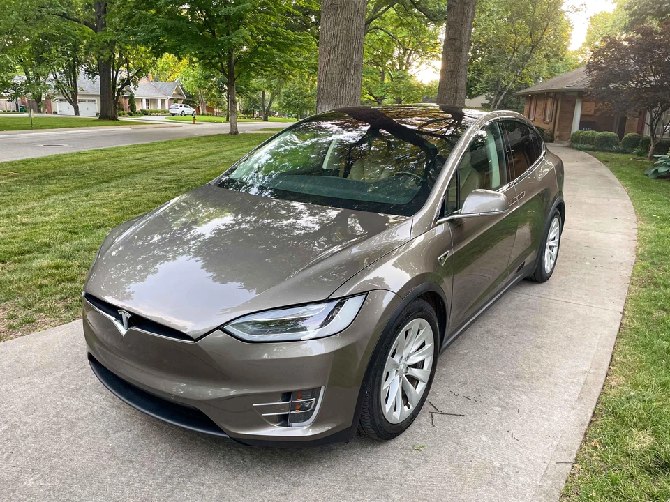 2016 Tesla Model X - Image 17 of 31