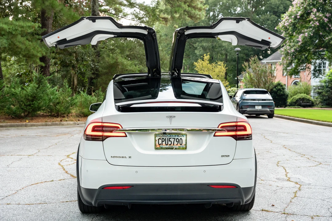 2016 Tesla Model X - Image 11 of 31