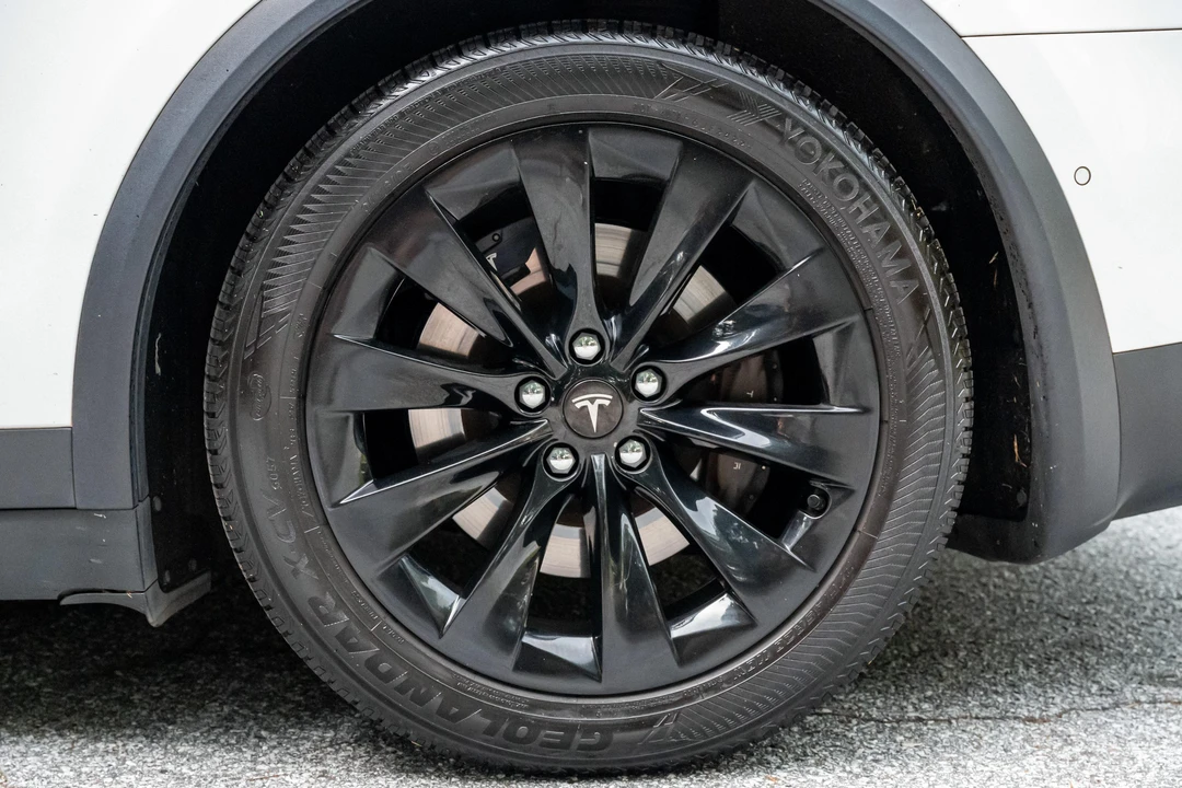 2016 Tesla Model X - Image 23 of 31