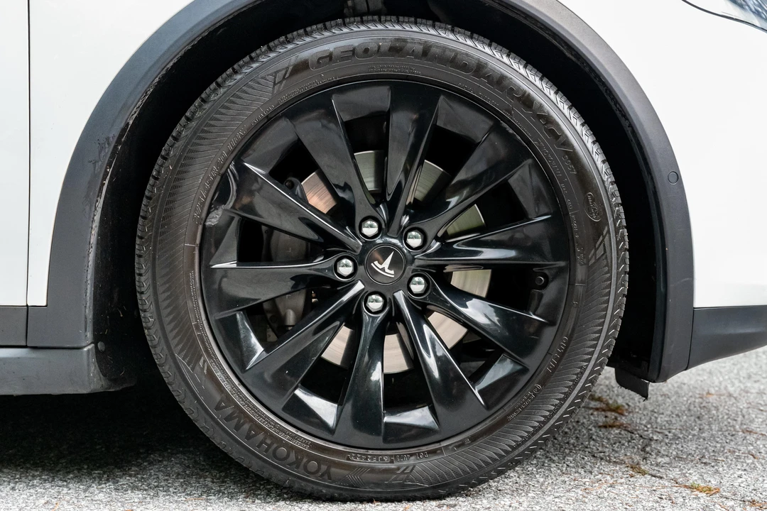2016 Tesla Model X - Image 25 of 31