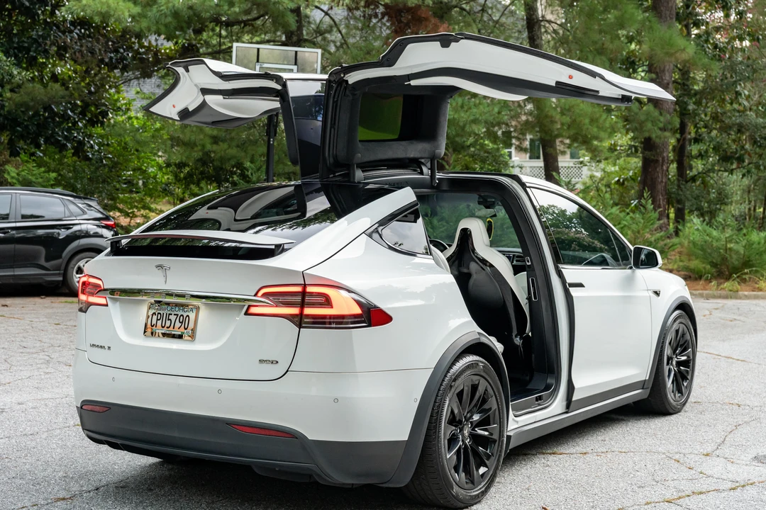 2016 Tesla Model X - Image 12 of 31
