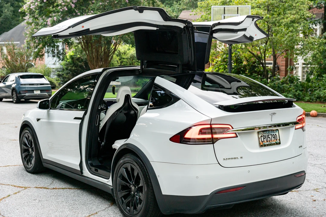 2016 Tesla Model X - Image 10 of 31