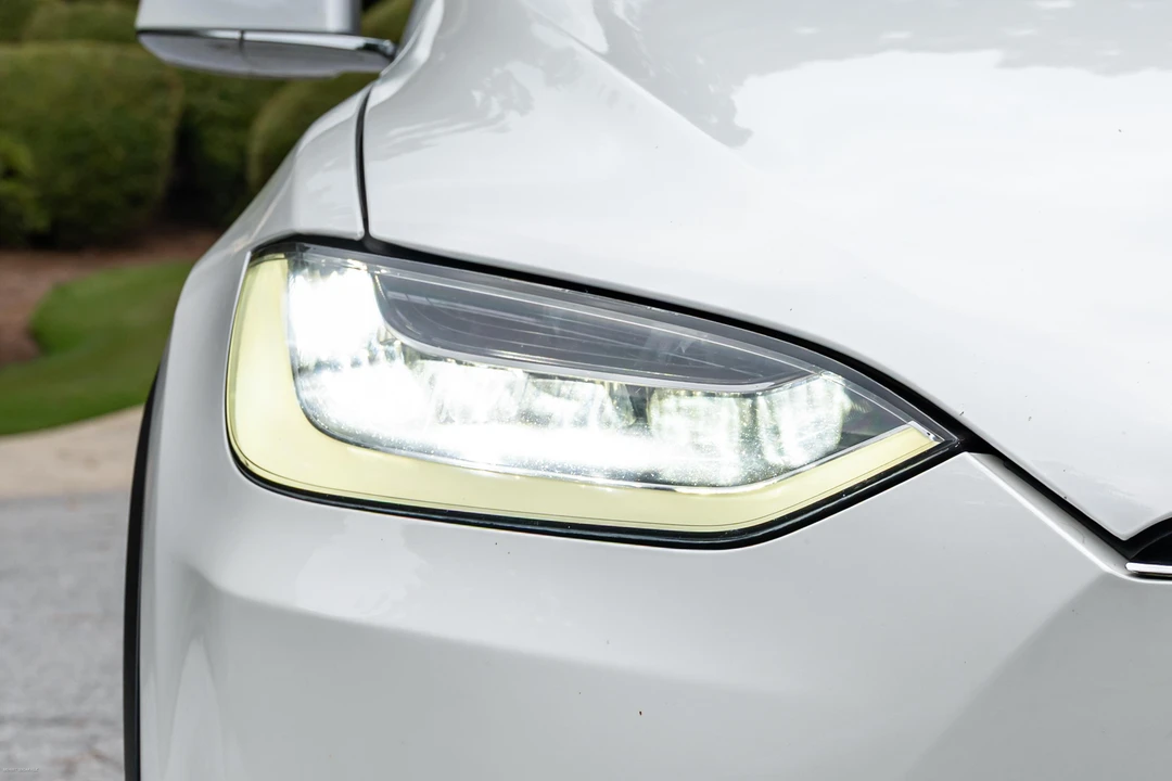 2016 Tesla Model X - Image 13 of 31