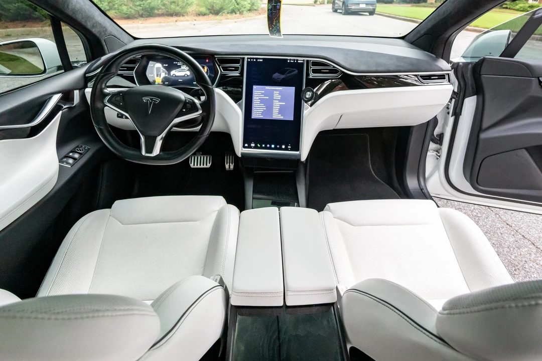 2016 Tesla Model X - Image 26 of 31