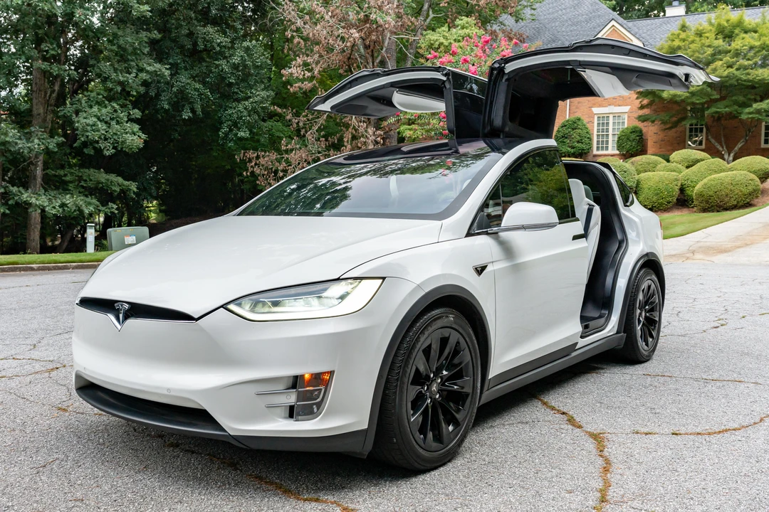 2016 Tesla Model X - Image 8 of 31