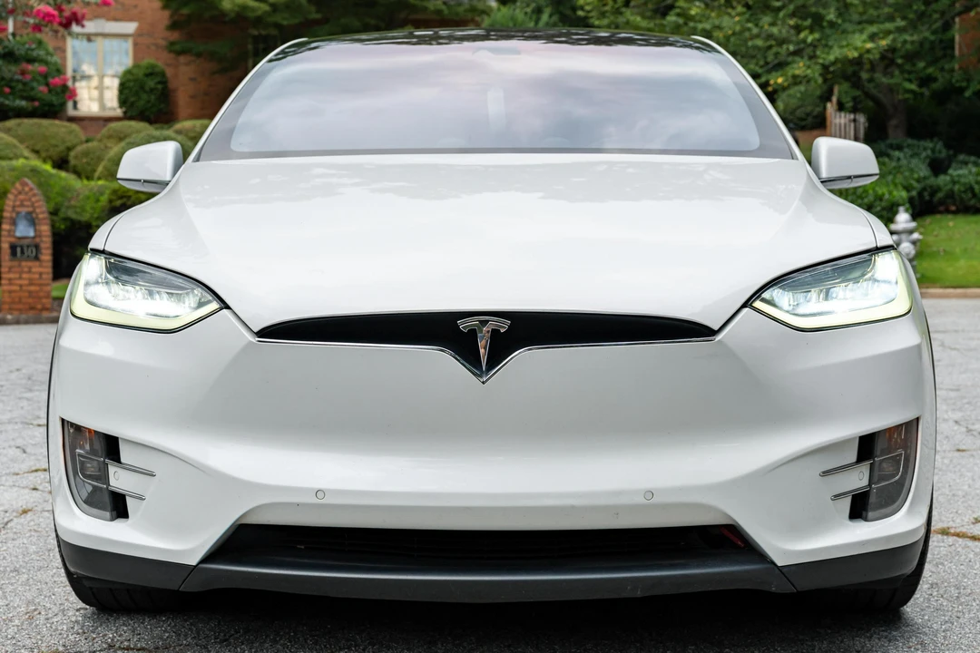 2016 Tesla Model X - Image 2 of 31