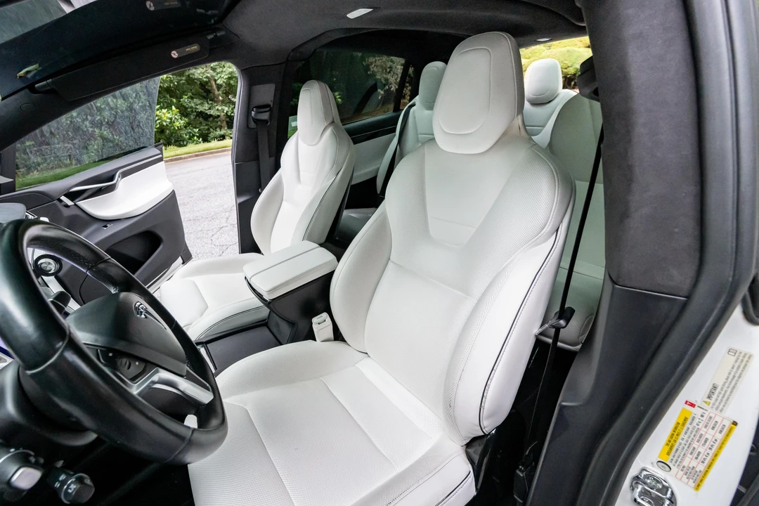 2016 Tesla Model X - Image 27 of 31