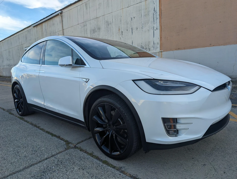 2016 Tesla Model X - Image 19 of 31