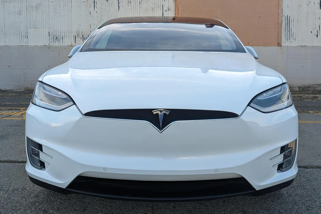 2016 Tesla Model X - Image 2 of 31