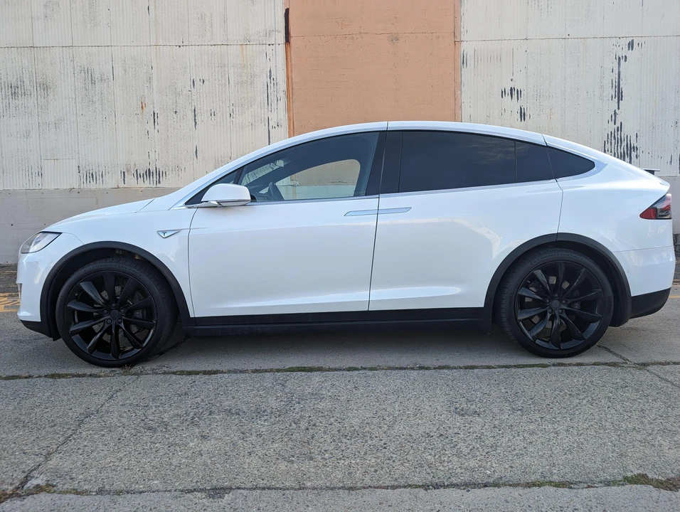 2016 Tesla Model X - Image 9 of 31