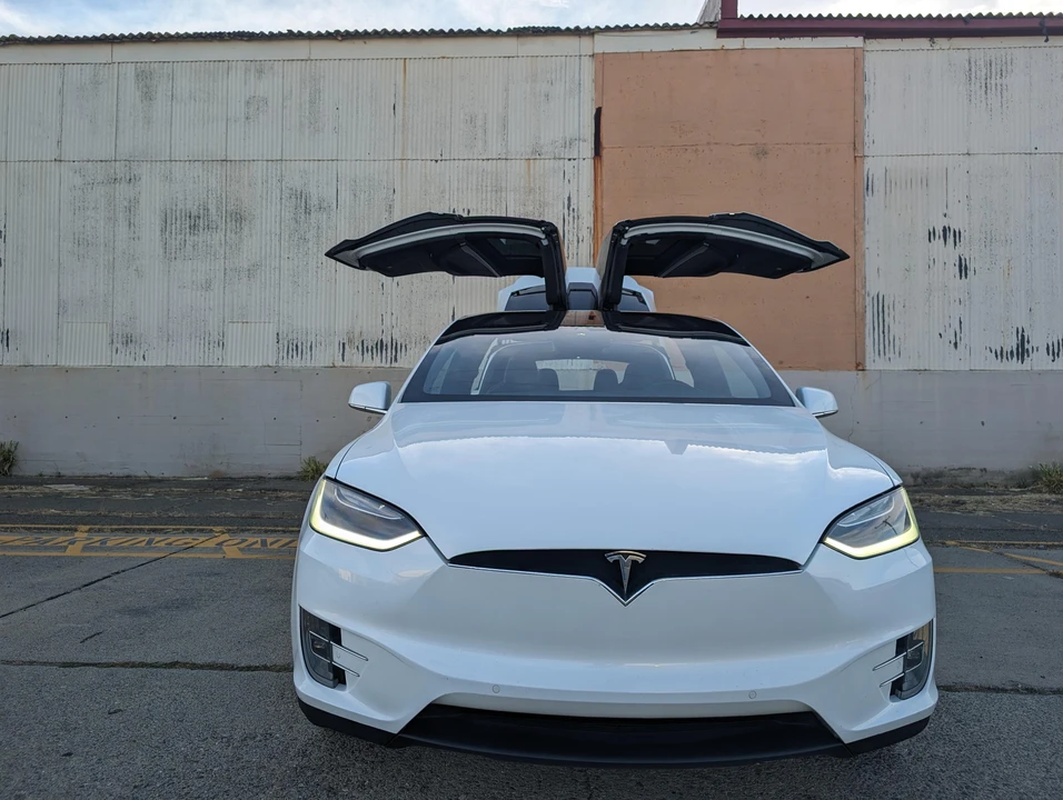 2016 Tesla Model X - Image 20 of 31