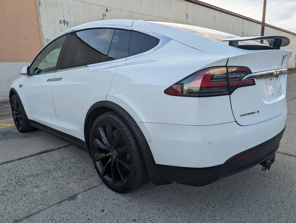 2016 Tesla Model X - Image 10 of 31