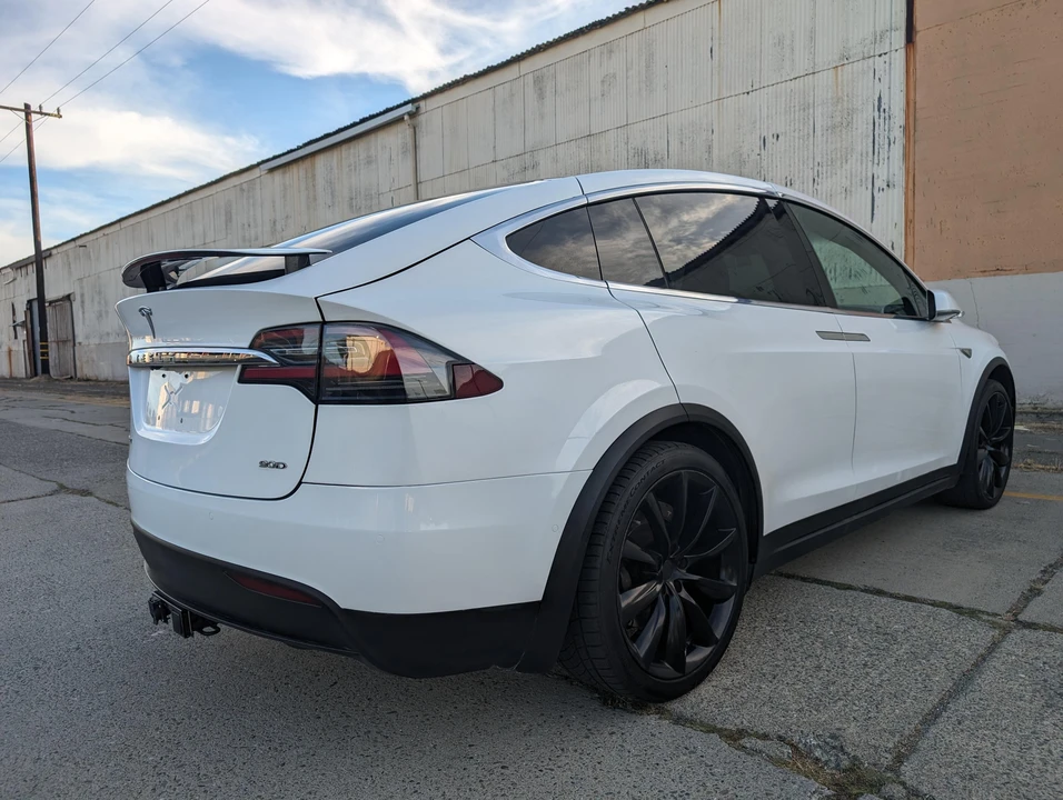 2016 Tesla Model X - Image 13 of 31