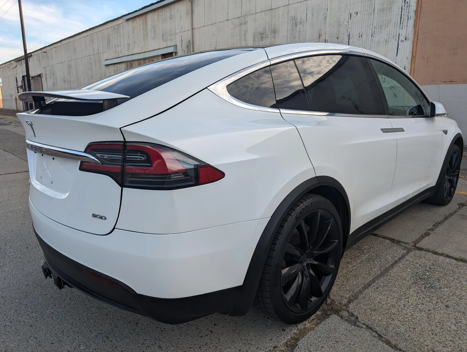 2016 Tesla Model X - Image 14 of 31