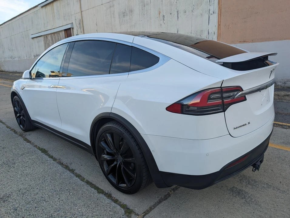 2016 Tesla Model X - Image 11 of 31