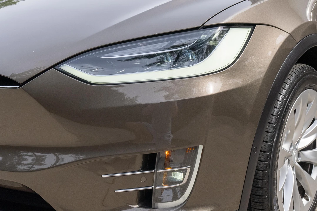 2016 Tesla Model X - Image 23 of 31