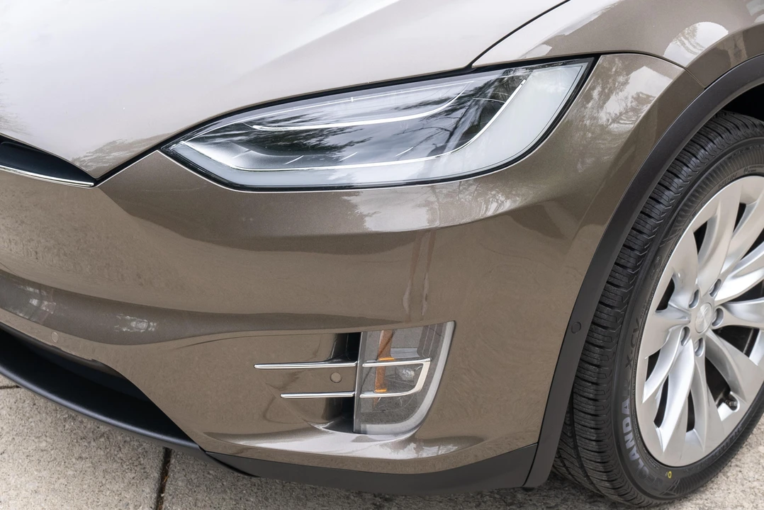 2016 Tesla Model X - Image 24 of 31