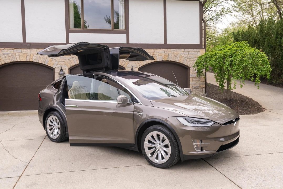 2016 Tesla Model X - Image 19 of 31