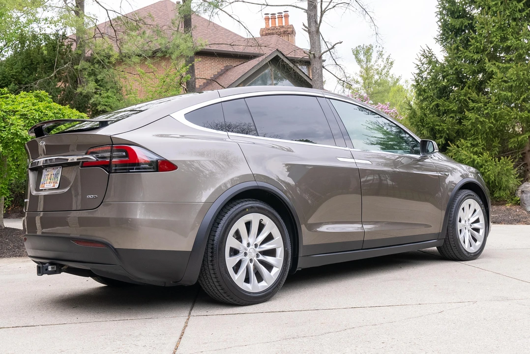 2016 Tesla Model X - Image 7 of 31