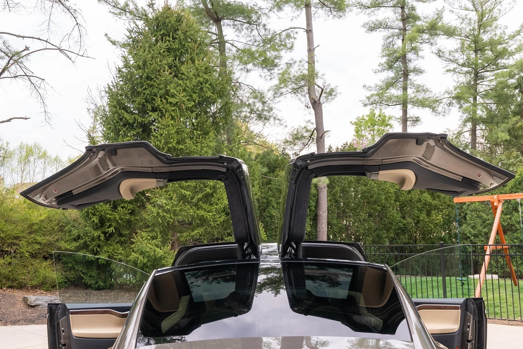 2016 Tesla Model X - Image 10 of 31