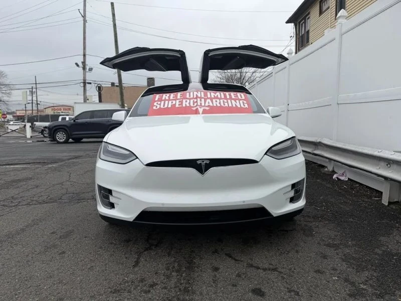 2016 Tesla Model X - Image 2 of 12