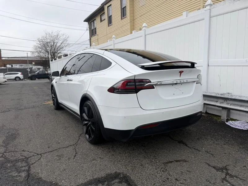 2016 Tesla Model X - Image 5 of 12