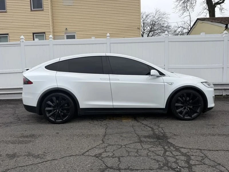 2016 Tesla Model X - Image 8 of 12