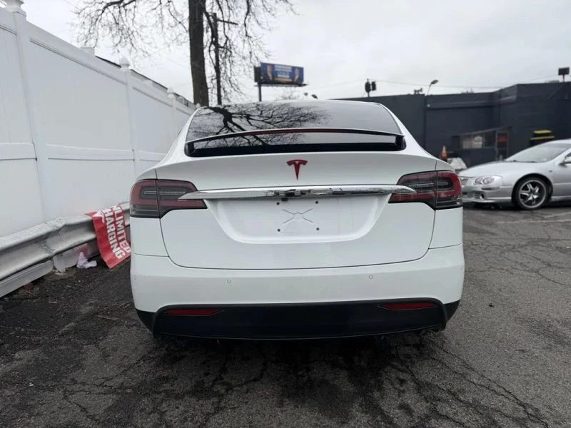 2016 Tesla Model X - Image 6 of 12