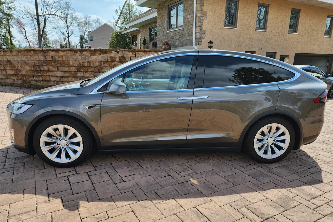 2016 Tesla Model X - Image 3 of 31
