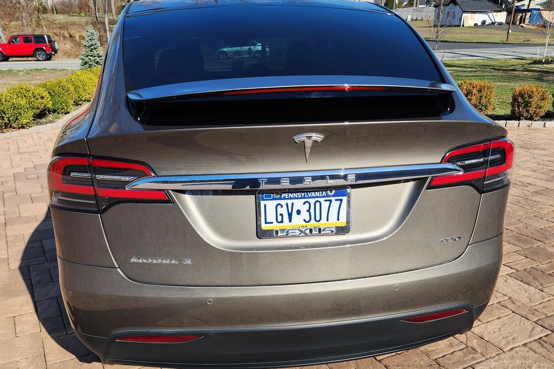 2016 Tesla Model X - Image 5 of 31