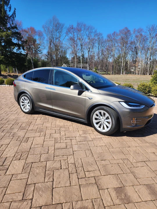 2016 Tesla Model X - Image 11 of 31
