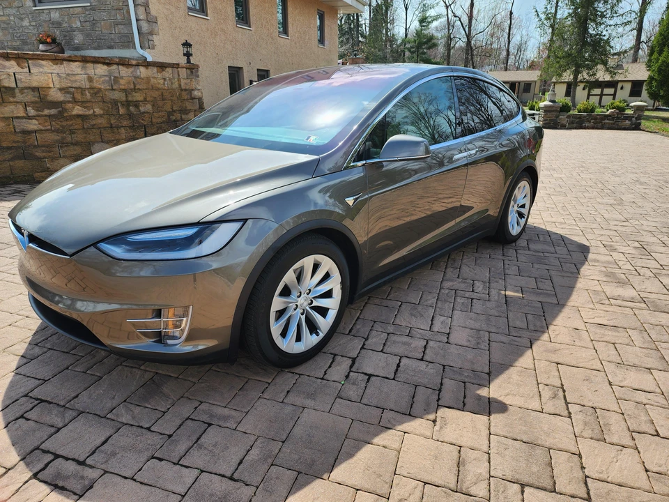 2016 Tesla Model X - Image 8 of 31