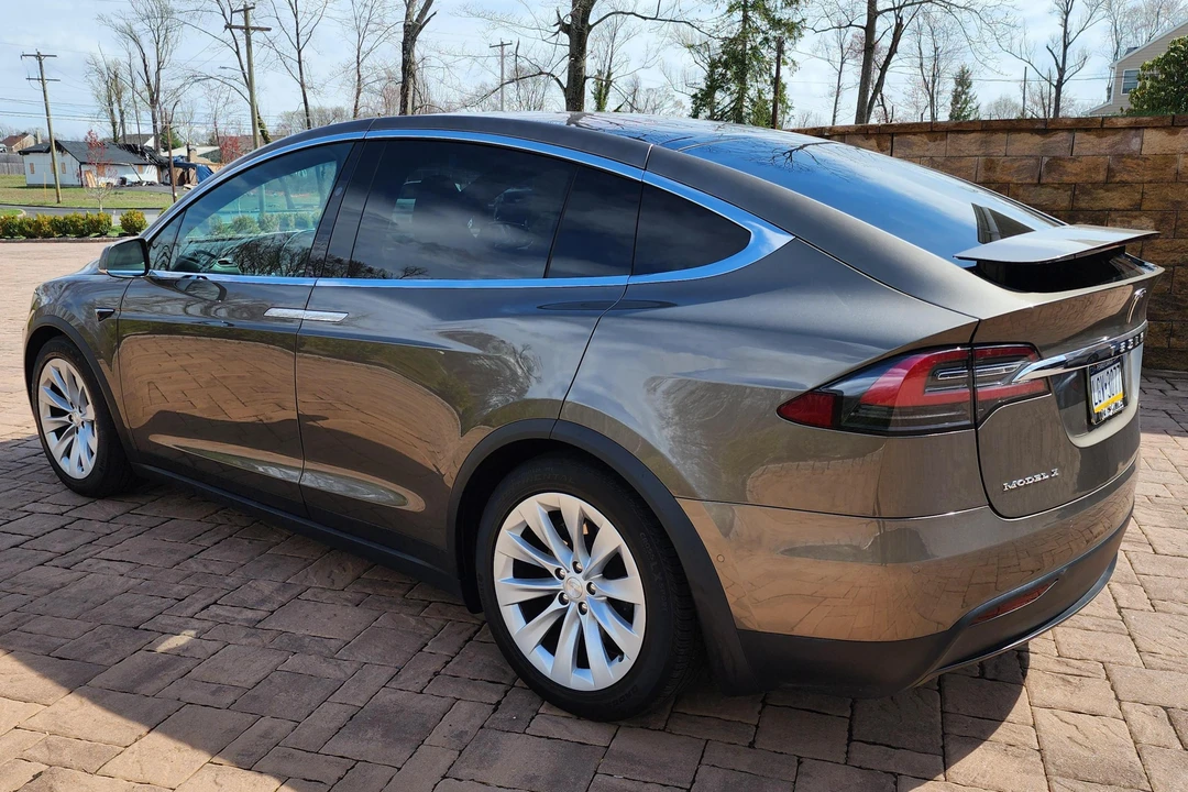 2016 Tesla Model X - Image 4 of 31