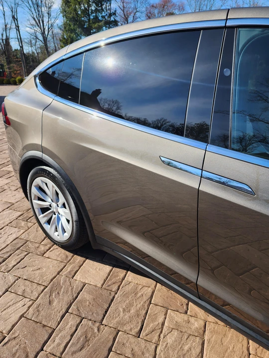 2016 Tesla Model X - Image 24 of 31