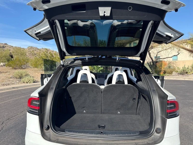 2016 Tesla Model X - Image 9 of 9